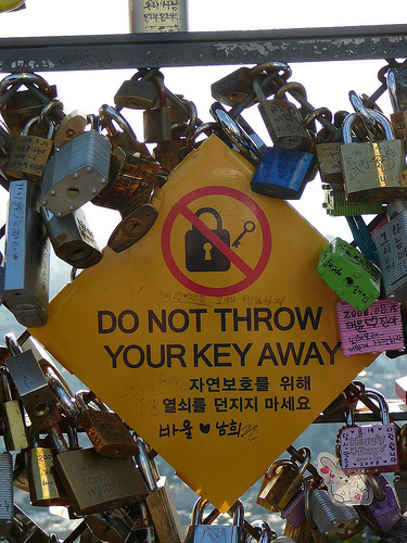 Beware of the flying keys from Seoul Tower
