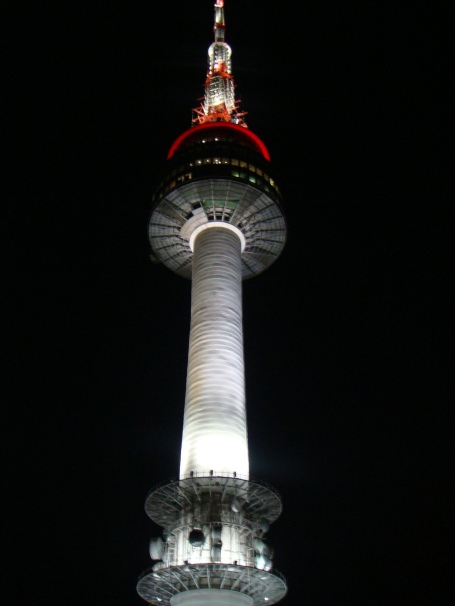 Seoul tower at night